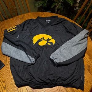 Iowa Hawkeye V-Neck Windbreaker Size XL Collegiate Licensed Product